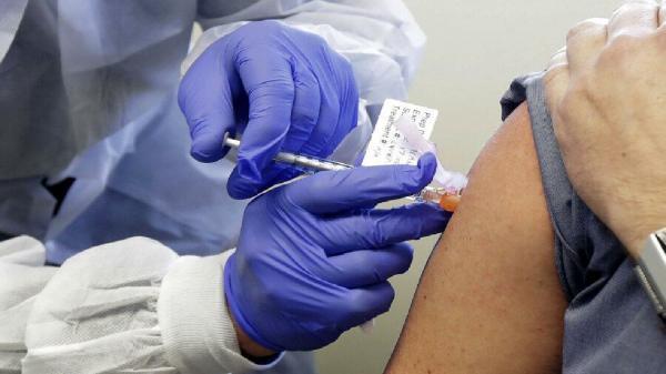 واکسیناسیون کرونا برای سالمندان شهرستان دنا