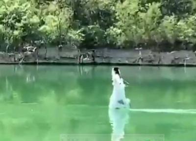 تور چین: راه رفتن روی آب در یکی از دریاچه های چین