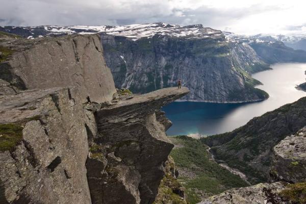 صخره های شگفت انگیز نروژ را بشناسید
