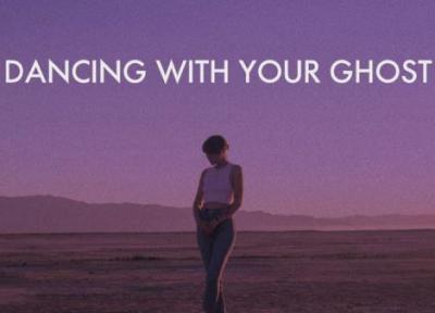 متن و ترجمه آهنگ Dancing With Your Ghost از Sasha Alex Sloan